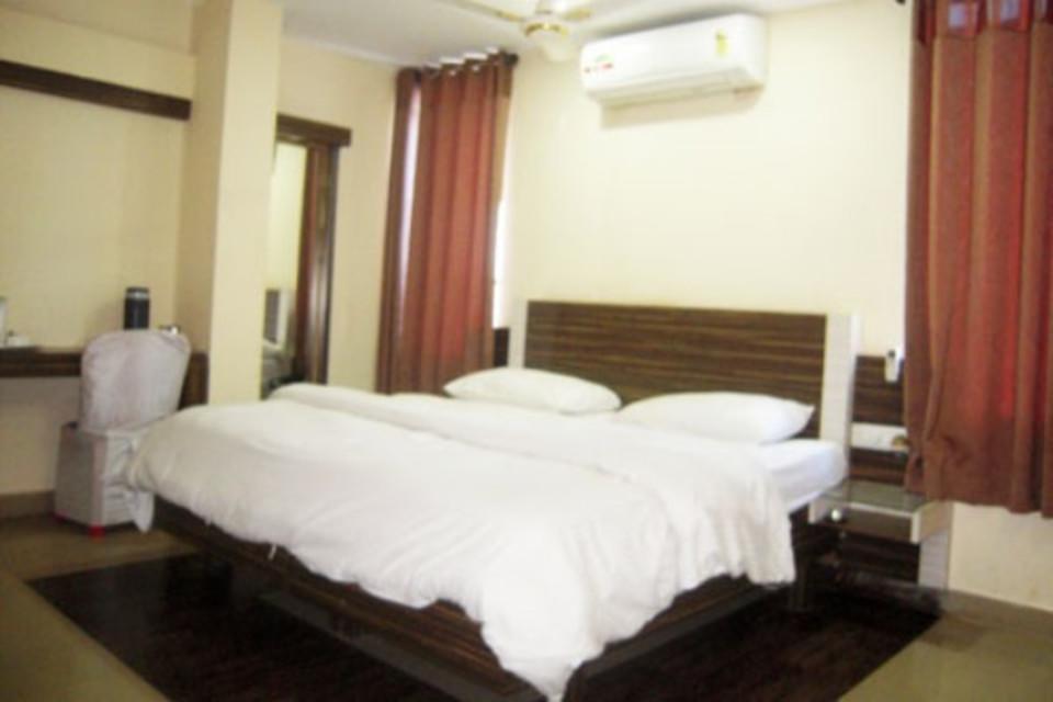 Hotel Swayam Jabalpur Rum bild